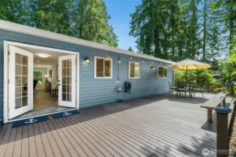 Expansive entertainment area off the kitchen.