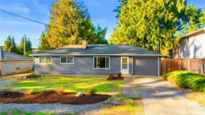 Recent updates include new exterior paint.