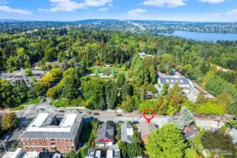 See the close proximity to the Woodland Park Zoo and Rose Garden.