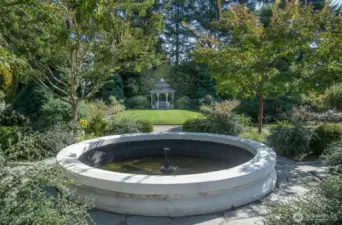 Walk to the Rose Garden.