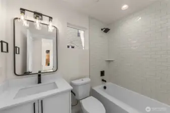Full bathroom on entry level