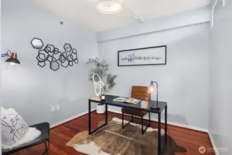 The perfect work space or guest room