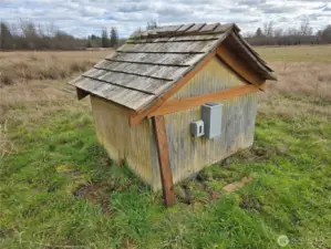 well house, well is inside