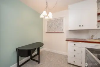 Quaint dining room space