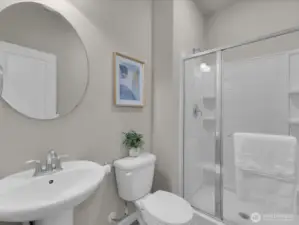Bathroom in the main floor