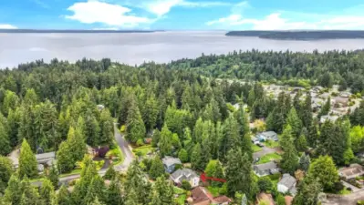 Proximity to Meadowdale Park and beach access to the Puget Sound.