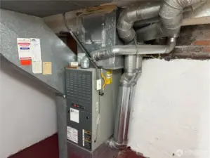 Gas furnace
