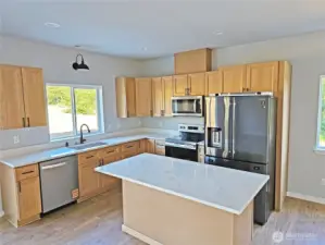 Quartz countertops, stainless appliances