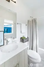 second bedroom ensuite bathroom