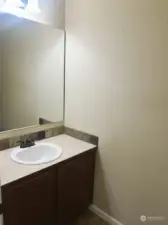 1/2 Bathroom