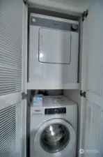 WASHER/DRYER IN CABIN HALLWAY