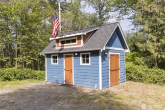 Large shed/workshop space with power