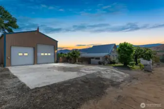 SHOP & house! Tons of parking.