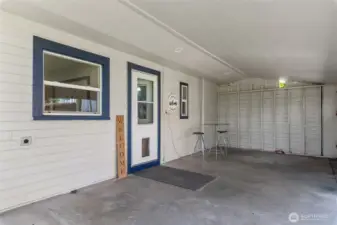 Entry (covered patio)