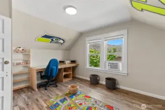 Upper bedroom, bedroom 2