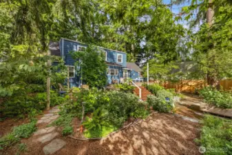 This garden is a true urban sanctuary.
