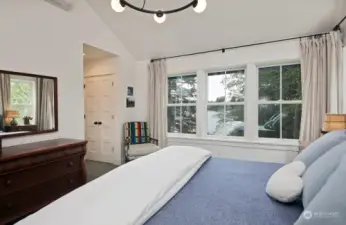 Your back is to the cozy nook and your full bath and closets are through the hallway to the left of your view windows.