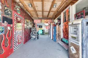 Breezeway/Entry