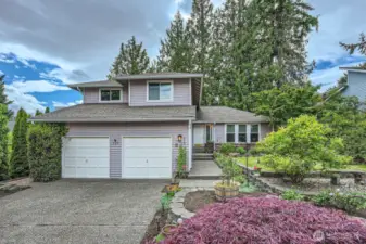 BEAUTIFUL FOUR BEDROOM HOME, EXCELLENT CONDITION, MOVE IN READY.