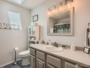 NICELY UPDATED FULL BATHROOM UPSTAIRS HAS IT ALL - PERFECT FOR FAMILY AND GUESTS.