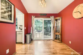 LARGE FORMAL DINING AREA, CAN EFFORTLESSLY SEAT SIX OR MORE.