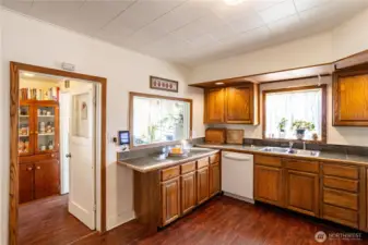 Storage & Counter space is no problem
