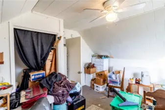 Upstairs-Bonus/Bedroom
