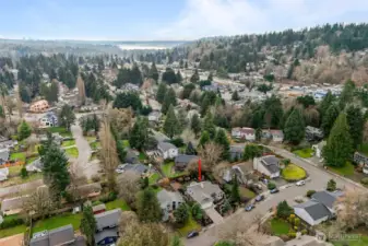 Set in the prized Lake WA school district with everything at your doorstep: parks, groceries, dining, shopping and more!