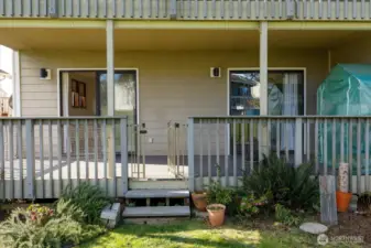 Entry to back deck from rear