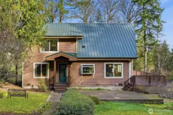 This residences has it all!  Form, comfort and style!  All nestled on a fully fenced 5 acre parcel.