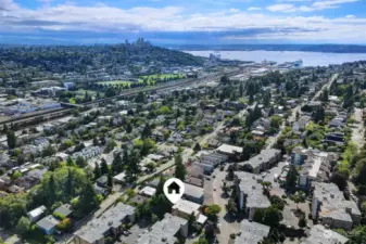 Located in Magnolia the Maggie Hills Condominium is an 8 unit building with easy access to Fremont, SLU & downtown Seattle.