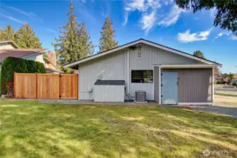 2 Shed storage units
