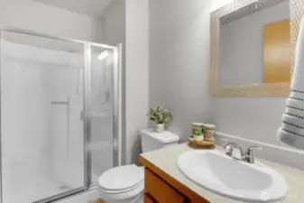 Convenient ensuite bath off of primary