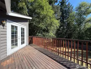 Upper Deck off the Kitchen / Dining