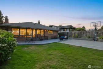 Welcome to the best of 43rd Ave W!