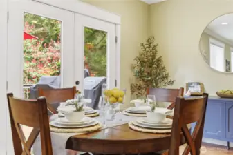 Light & Bright Dining Area