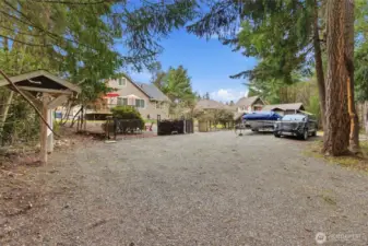 Convenient alternate access off of 11th Ave