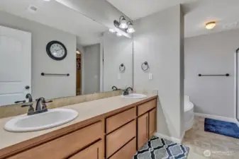 5 piece primary with HUGE walk in closet