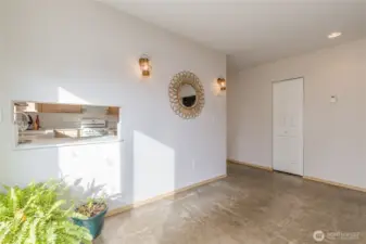 Convenient pass-through between kitchen and dining room
