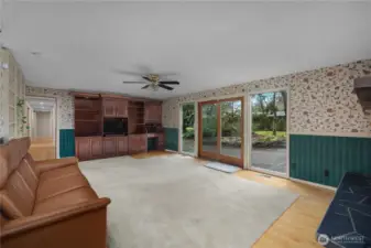 Den - Built-In Office Cabinetry