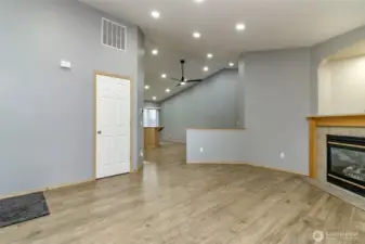 Flowing entertaining-style living and dining with theatre style ceiling lights throughout.