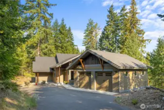 Private driveway to home