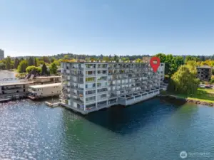 Set on the fourth floor on the north side of the building, the location is just as perfect as they come.