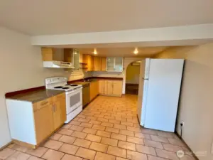 Lower unit kitchen