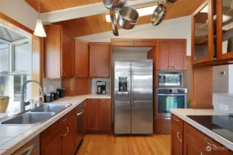 Stainless steel appliances stay with the home.