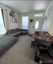 entry/living room