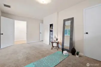 Extra bonus room - has a closet so could be 4th bedroom.