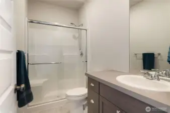 Guest suite 3/4 bath