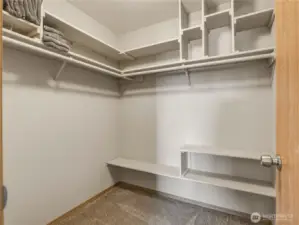 Well thought out walk in closet