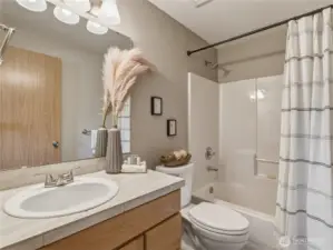 Full guest bathroom upstairs